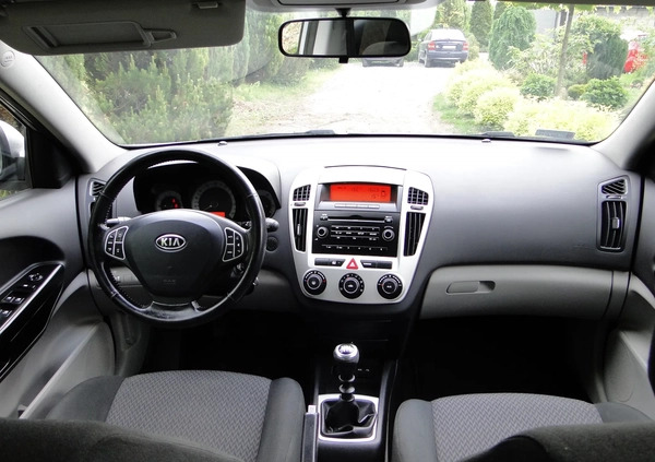 Kia Ceed cena 11900 przebieg: 146123, rok produkcji 2007 z Korsze małe 232